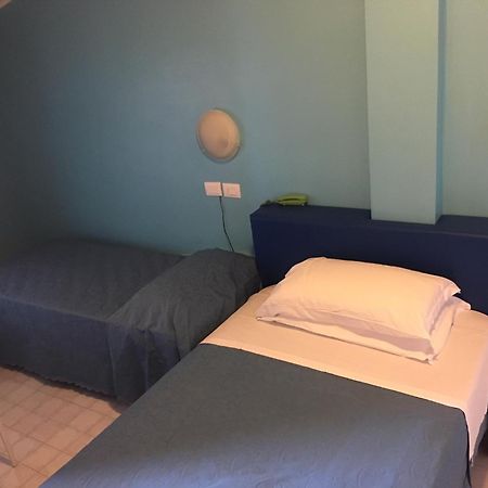 Hotel Albatros Roseto Degli Abruzzi Exterior foto