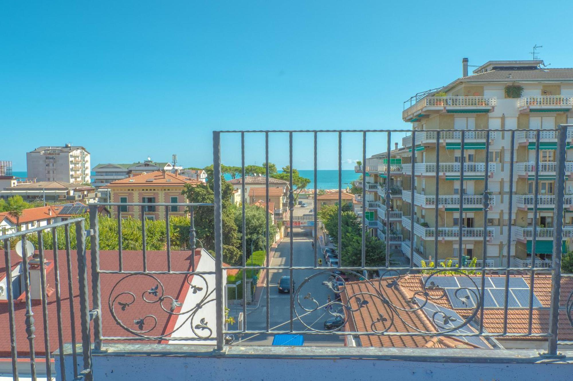 Hotel Albatros Roseto Degli Abruzzi Exterior foto