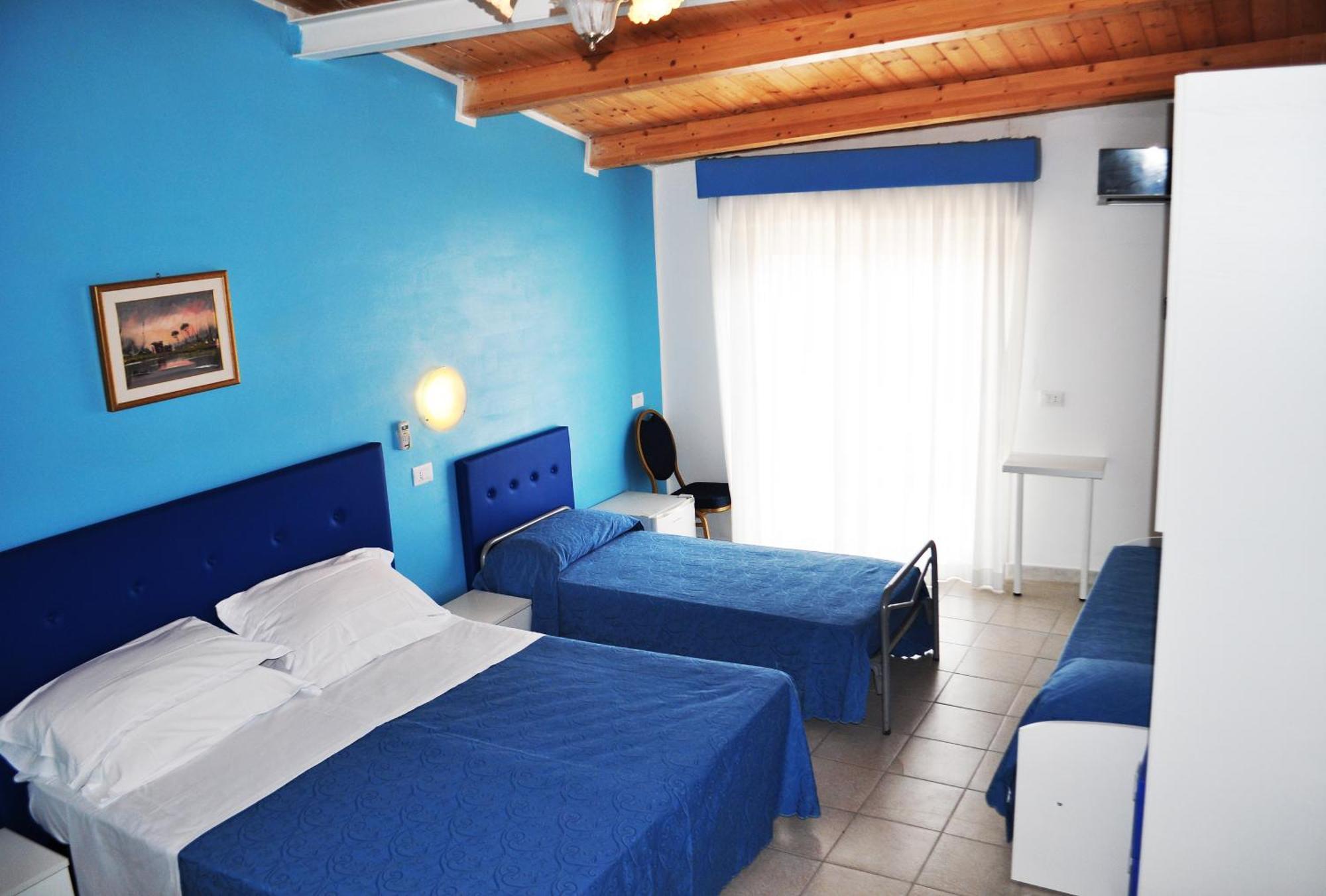 Hotel Albatros Roseto Degli Abruzzi Exterior foto