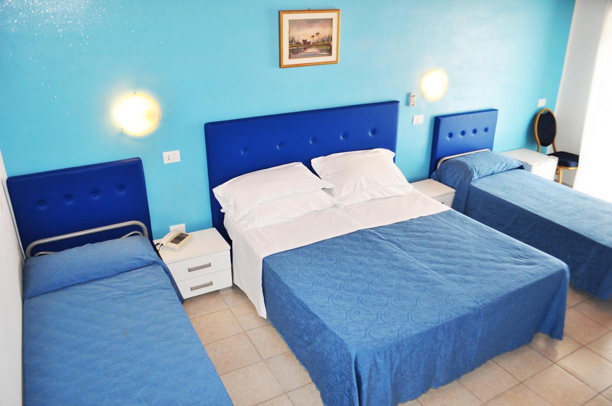 Hotel Albatros Roseto Degli Abruzzi Exterior foto